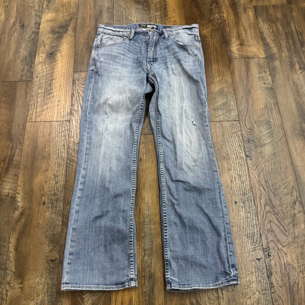 BKE Jake Bootleg Jeans Mens 33R Light Wash Distressed Blue Denim Stretch Cotton